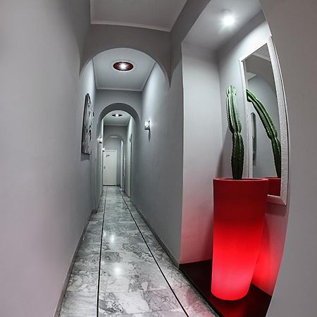 H Rooms Boutique Hotel Неаполь Экстерьер фото