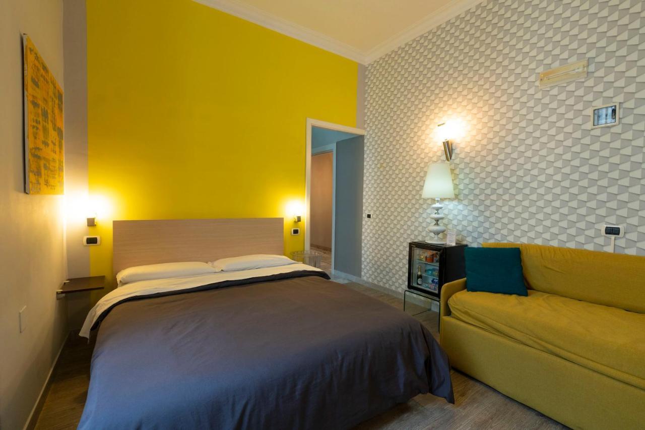 H Rooms Boutique Hotel Неаполь Экстерьер фото